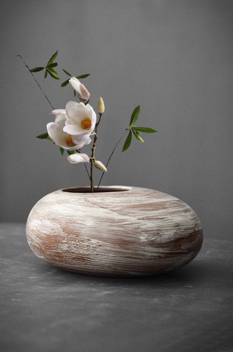 Gohobi Handmade Ikebana Round Vase: Matt Black Gohobi （We cover import duties）